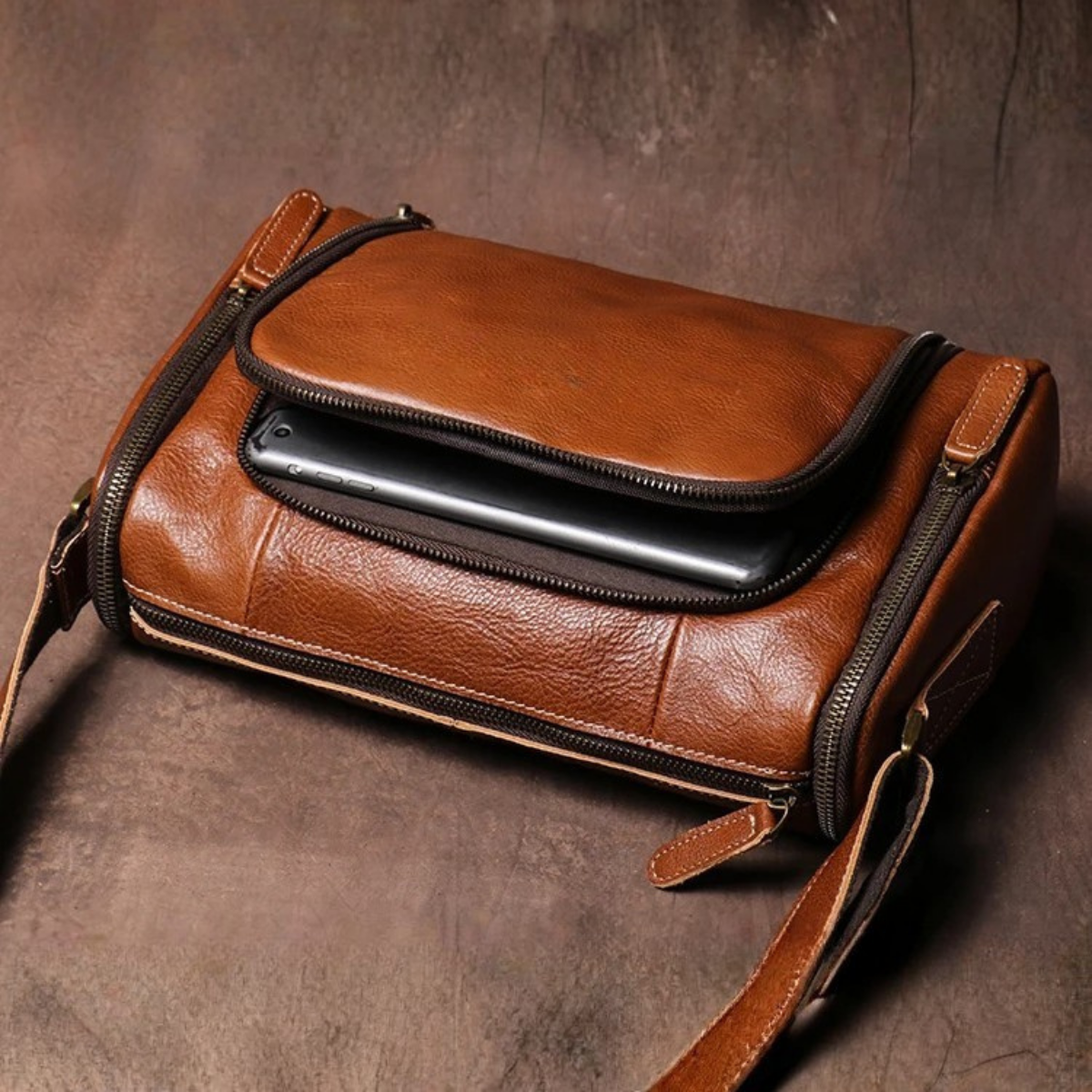 Men’s Retro Crossbody Leather Shoulder Bag