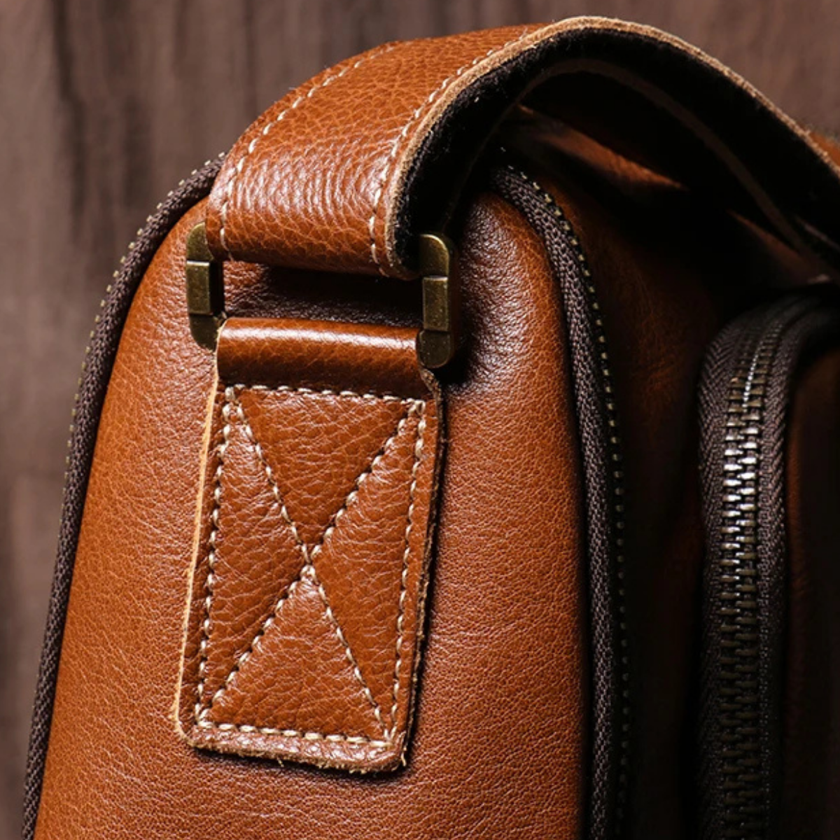 Men’s Retro Crossbody Leather Shoulder Bag