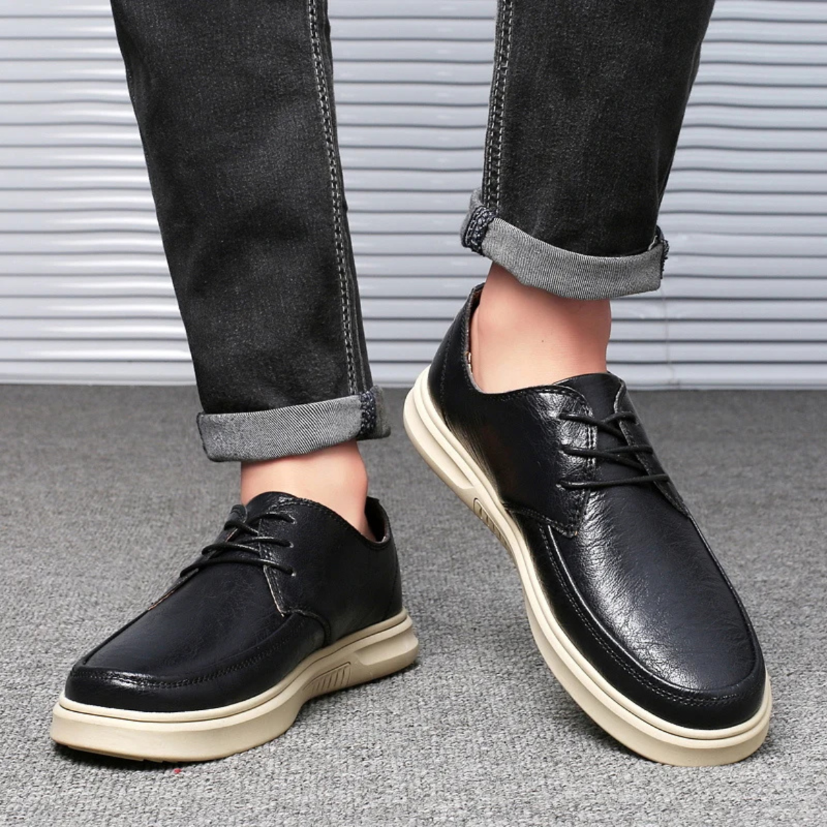 The Alderwood Men’s Comfortable Leather Look Lace Up Sneakers