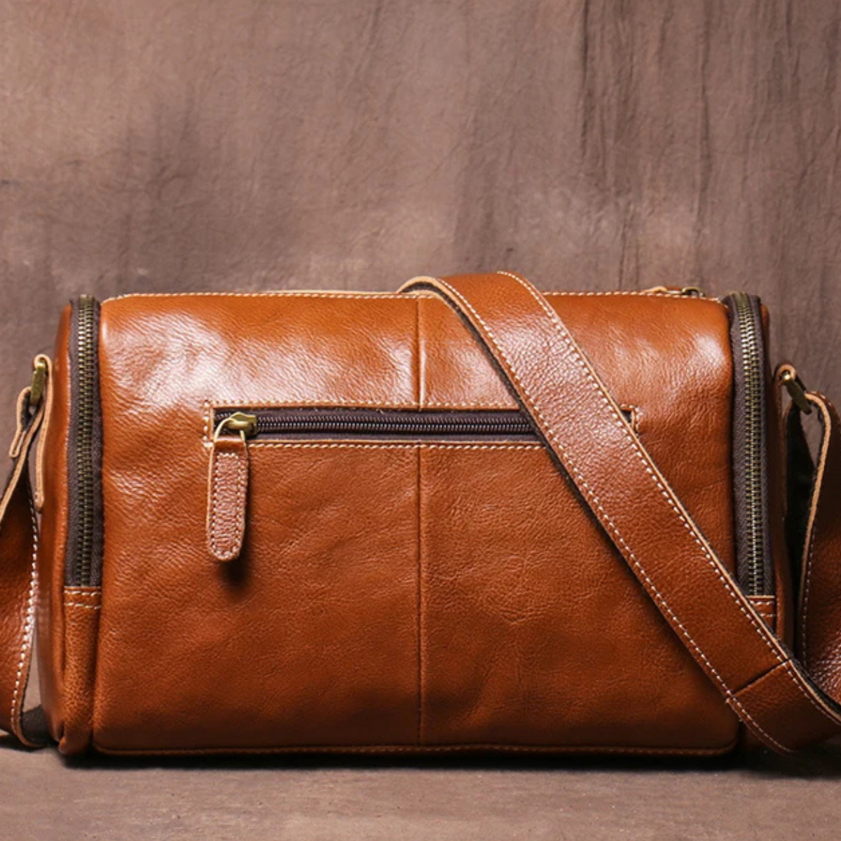 Men’s Retro Crossbody Leather Shoulder Bag
